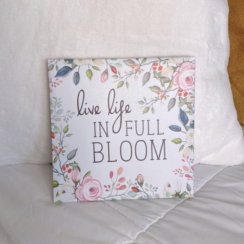 NWOT Floral Wall Decor (Mini Canvas)